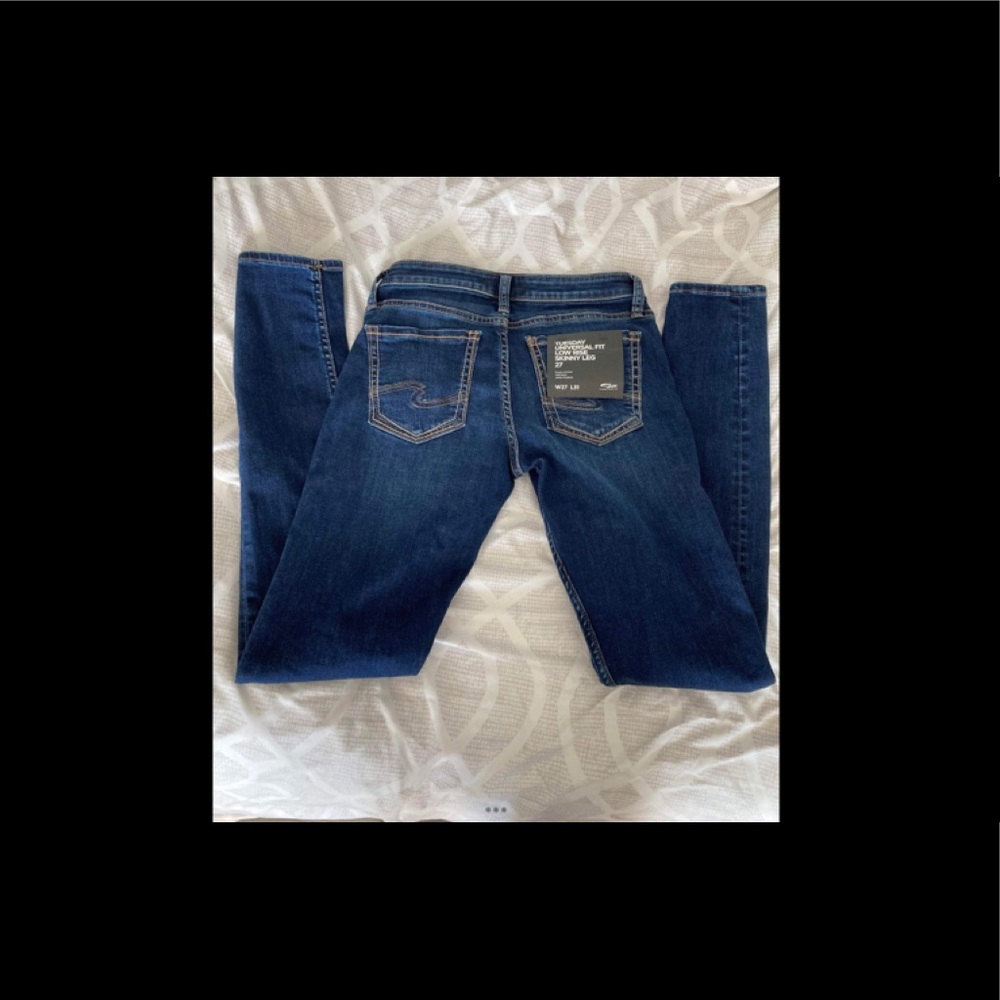 Silver jeans Low Rise Skinny Leg NWT